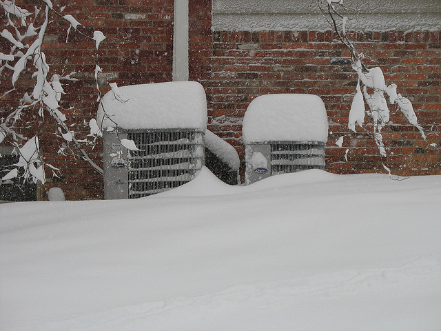 Why Do Pipes Freeze on Air Conditioners?