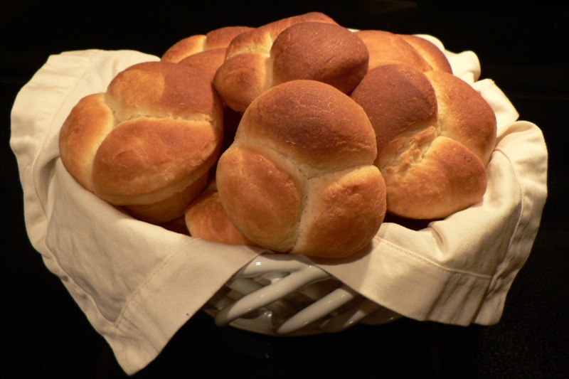 Preplan Your Holiday Meal by Freezing Fully-Baked Dinner Rolls