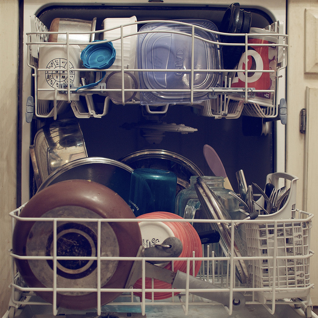 6 Dishwasher Tips for Cleaner Dishes