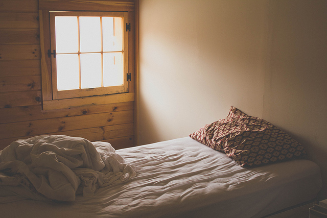 From Wadded Ball to Perfect Rectangle, This is How You Fold a Fitted Bed Sheet