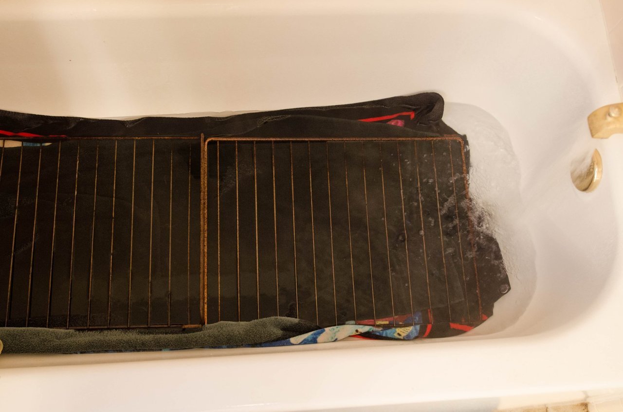 For Easy Clean up, Give Oven Racks a Soak in the Bathtub