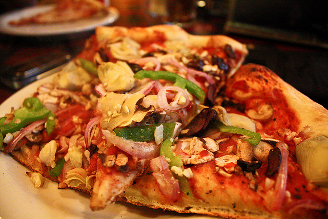 Restore Leftover Pizza to Freshness in a Microwave with Paper Towels & Water