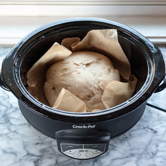 Efficiently Bake Fresh Bread in a Slow Cooker