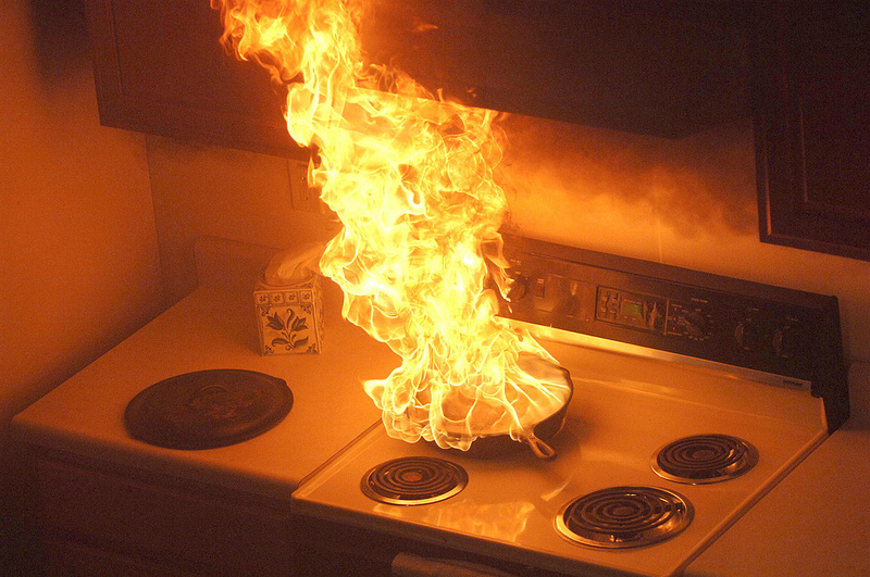 Do’s & Don’ts to Combat Kitchen Grease Fires