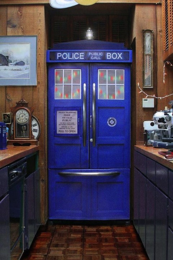 Turn Your Fridge into a TARDIS Police Box (Inspired by Dr. Who)