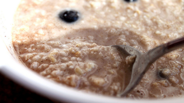 Cook Foolproof Oatmeal in a Rice Cooker