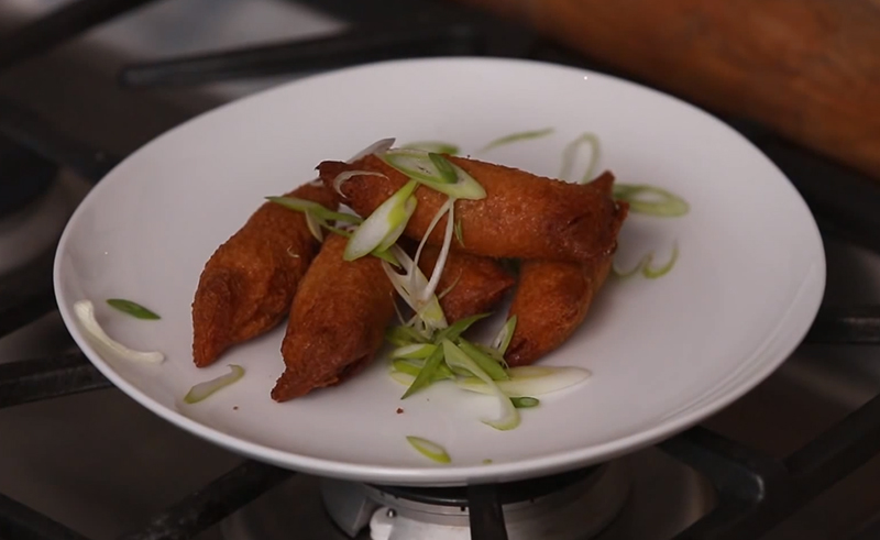 Roll White Bread Into Deep-Fried Crispy Spring Rolls